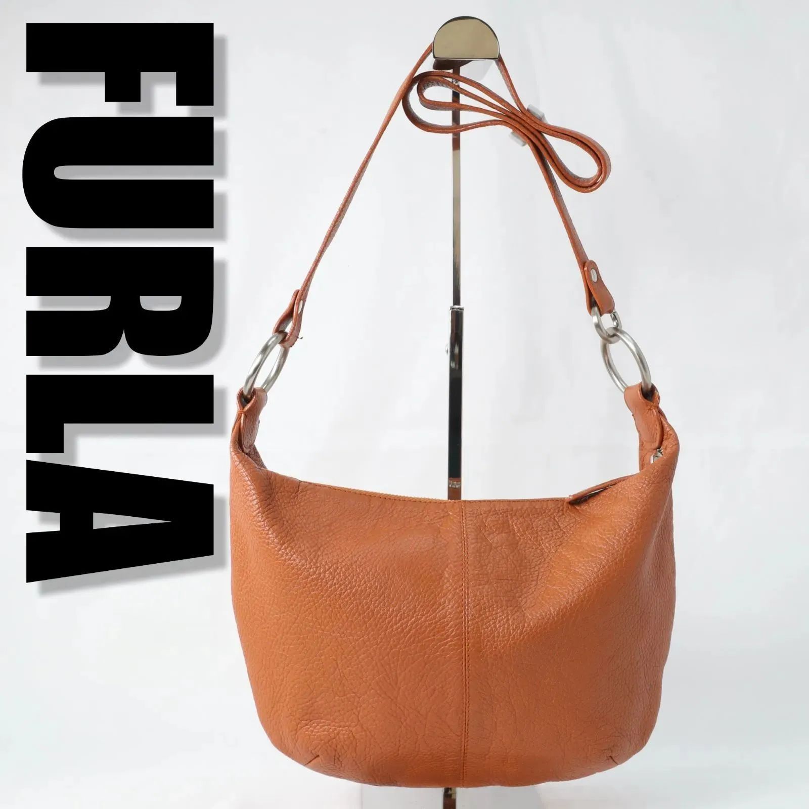 FURLA フルラ ショルダーバッグ キャメル レザー 無地 ユニクロよりも