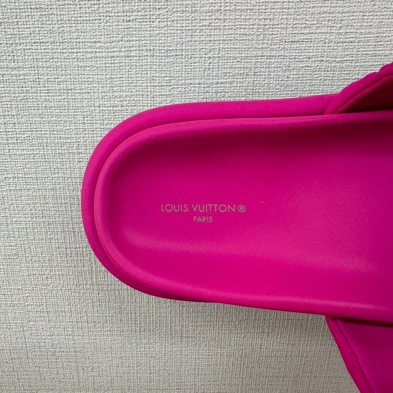 ♪ Louis Vuitton ルイヴィトン 1AB1NO プールピロー ライン