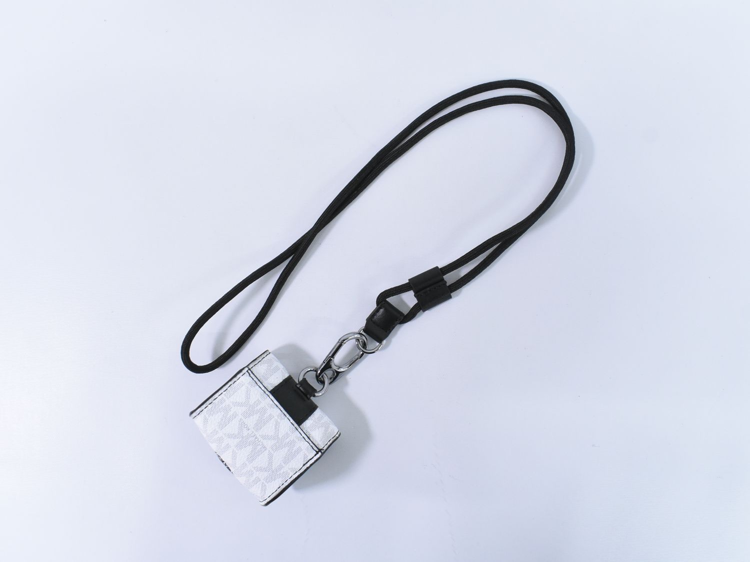 MICHAEL KORS シリコーン エアーポッズ ケース BX 赤 マイケルコース AirPodsケース シリコン ブラック