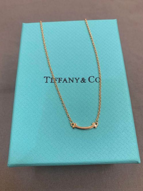 美品★ティファニー ネックレス Tiffany コレクション ミニスマイル ゴールド #245302