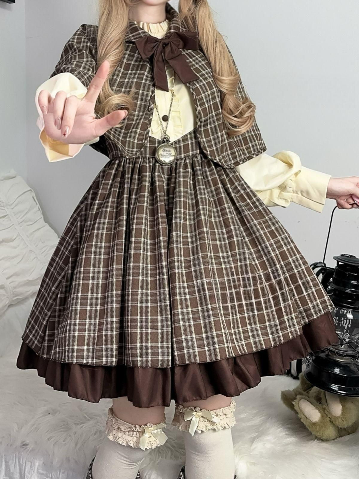 小さな探偵 英国風学院スタイル ワンピース 純欲系COS衣装 パンク風Lolitaドレス 4点セット 帽子 ケープ ワンピース リボン 撮影会 推し活 舞台演出 学園祭 イベント プレゼントにも最適