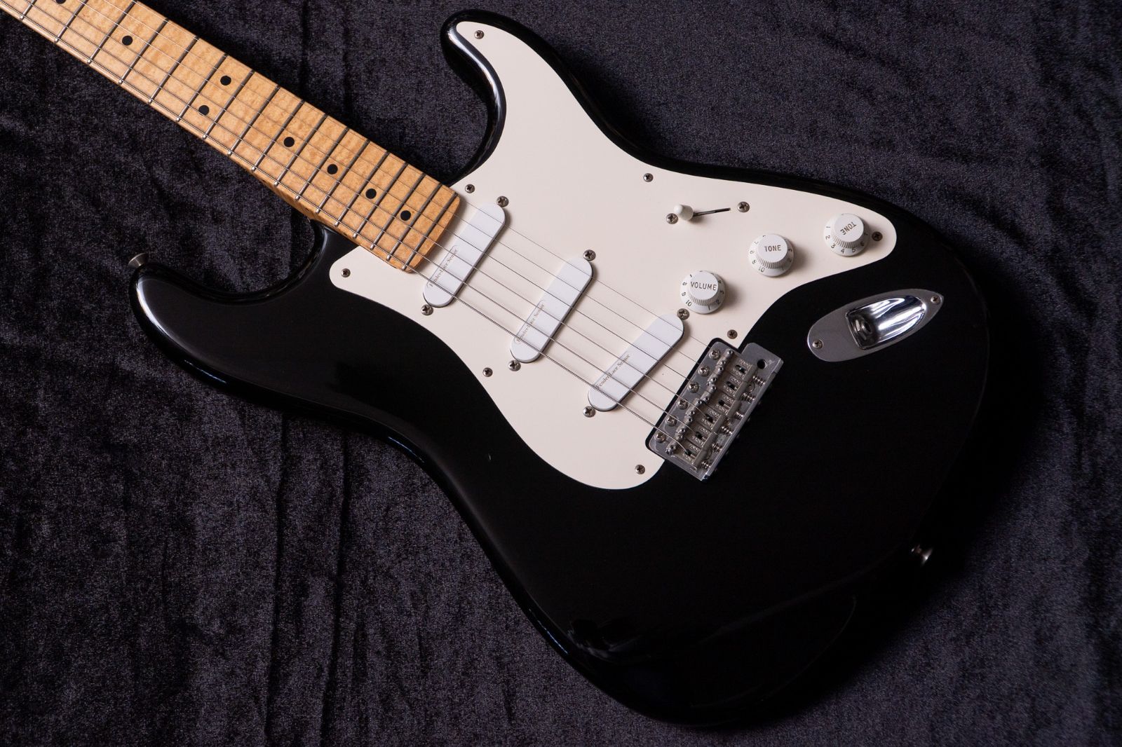 used Fender | Custom Shop Eric Clapton Stratocaster Blackie 2000 CN94164 3.64kg TONIQ横浜