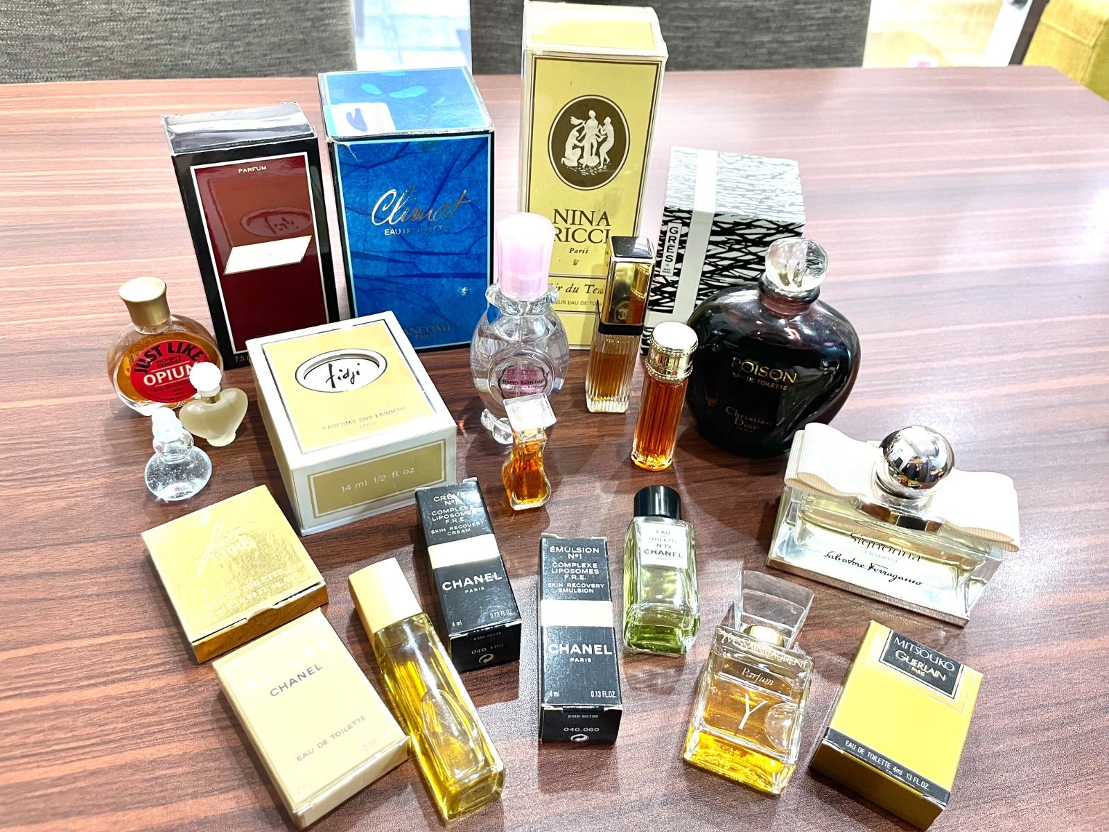香水　まとめ売り　シャネル　クリスチャンディオール　ゲラン等 香水20点まとめ売り CHANEL・Dior・LANCOME・FERRAGAMO