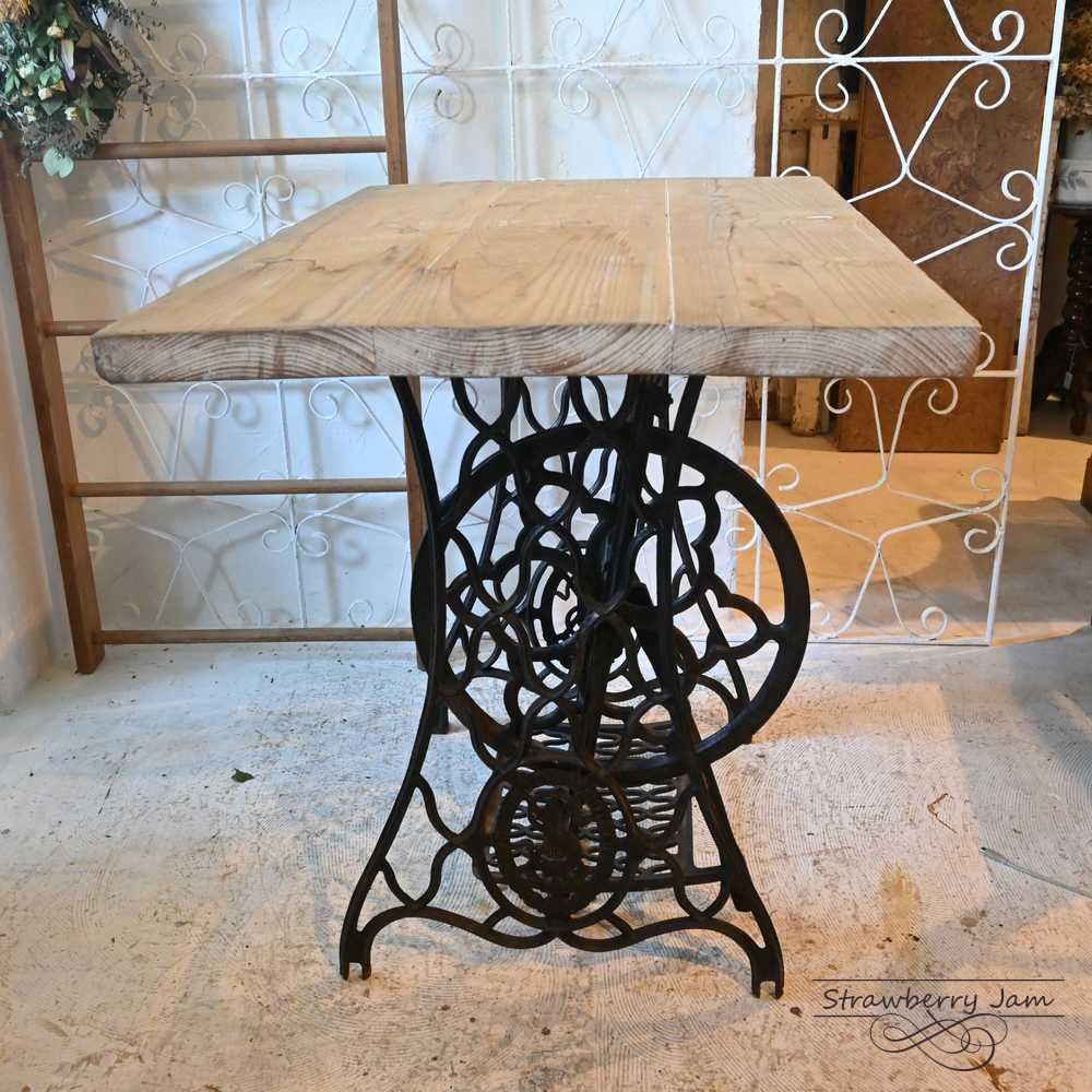 L3103-28-1 英国アンティーク コンソールテーブル アイアンテーブル サイドテーブル 作業台 パソコン台 SINGER ミシン台 テーブル カフェテーブル イギリス MARWIL-DEMENAGEMENTS_CH