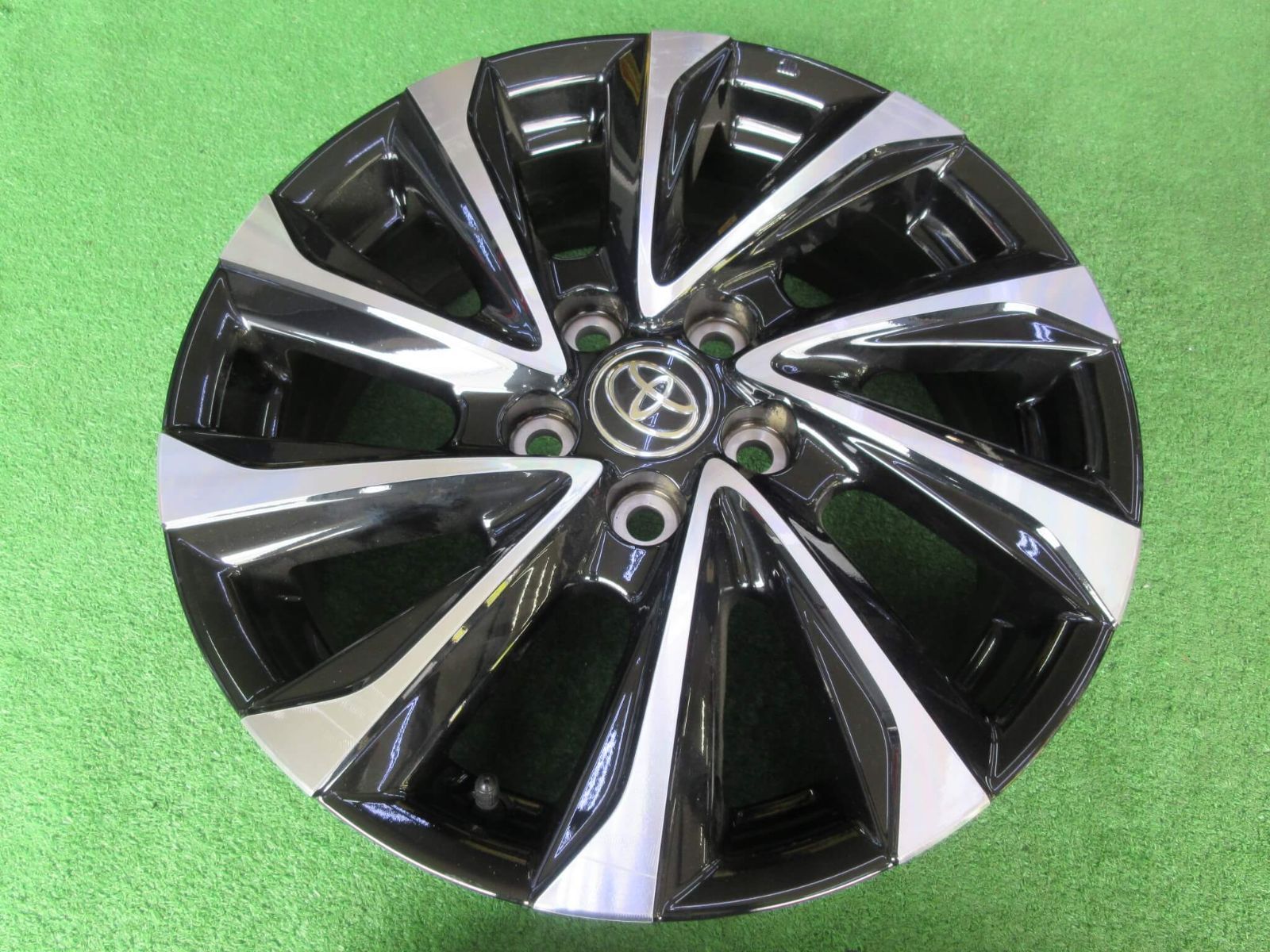 90系ノアＳ-Ｚ純正ホイール