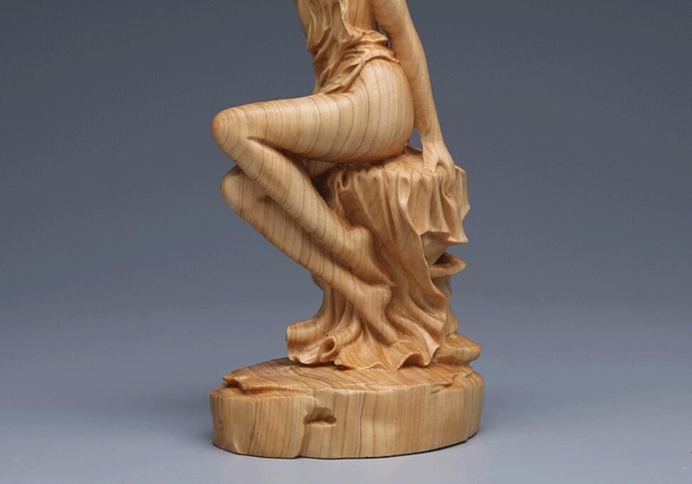 古い木彫りの女像　アート作品　彫刻　一刀彫　オブジェ　裸婦　アンティーク　古道具 新入荷 美女 女神 ヌード 美少女 裸婦像 女性像 彫刻工芸品 手作り
