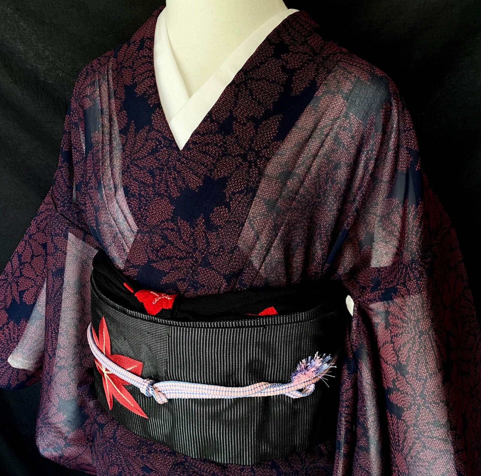 菊模様の夏の十日町紬〉SALE 夏着物 未使用品 花模様 織り出し 紫