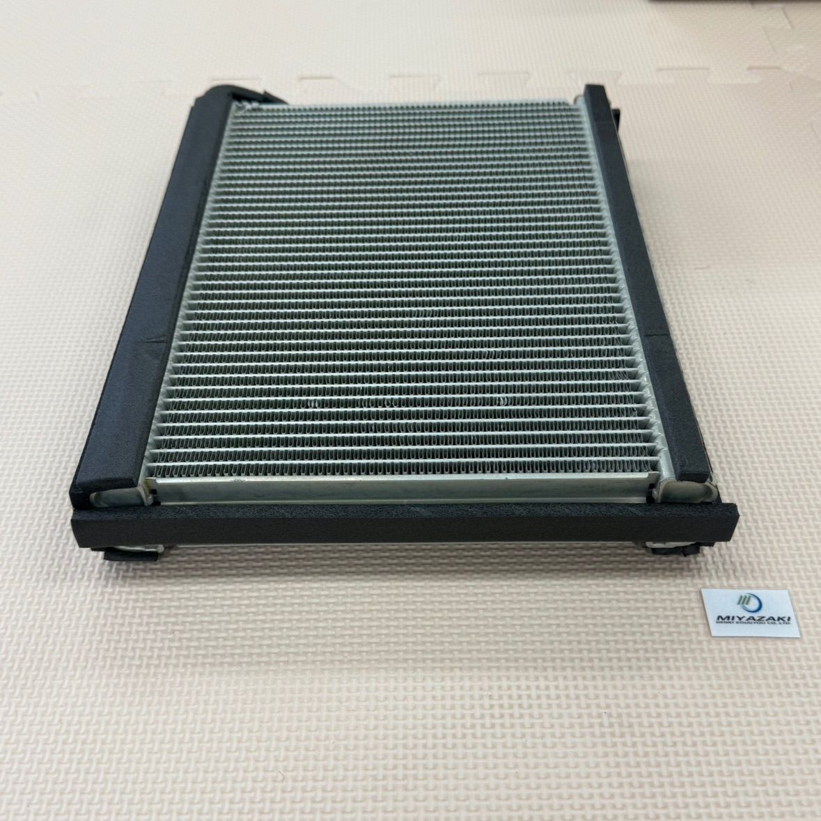 確認 あ デンソー DENSO 047700-8230 トヨタ純正品番88460-12221 コンデンサ