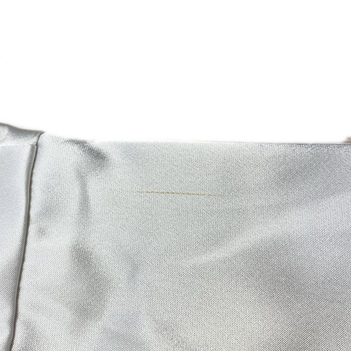 - ライトグレー