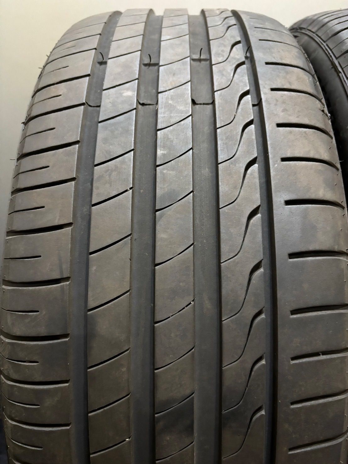 ミネルバ 新品未使用 225/45r19 2本セット ☆225/45ZR19 MINERVA