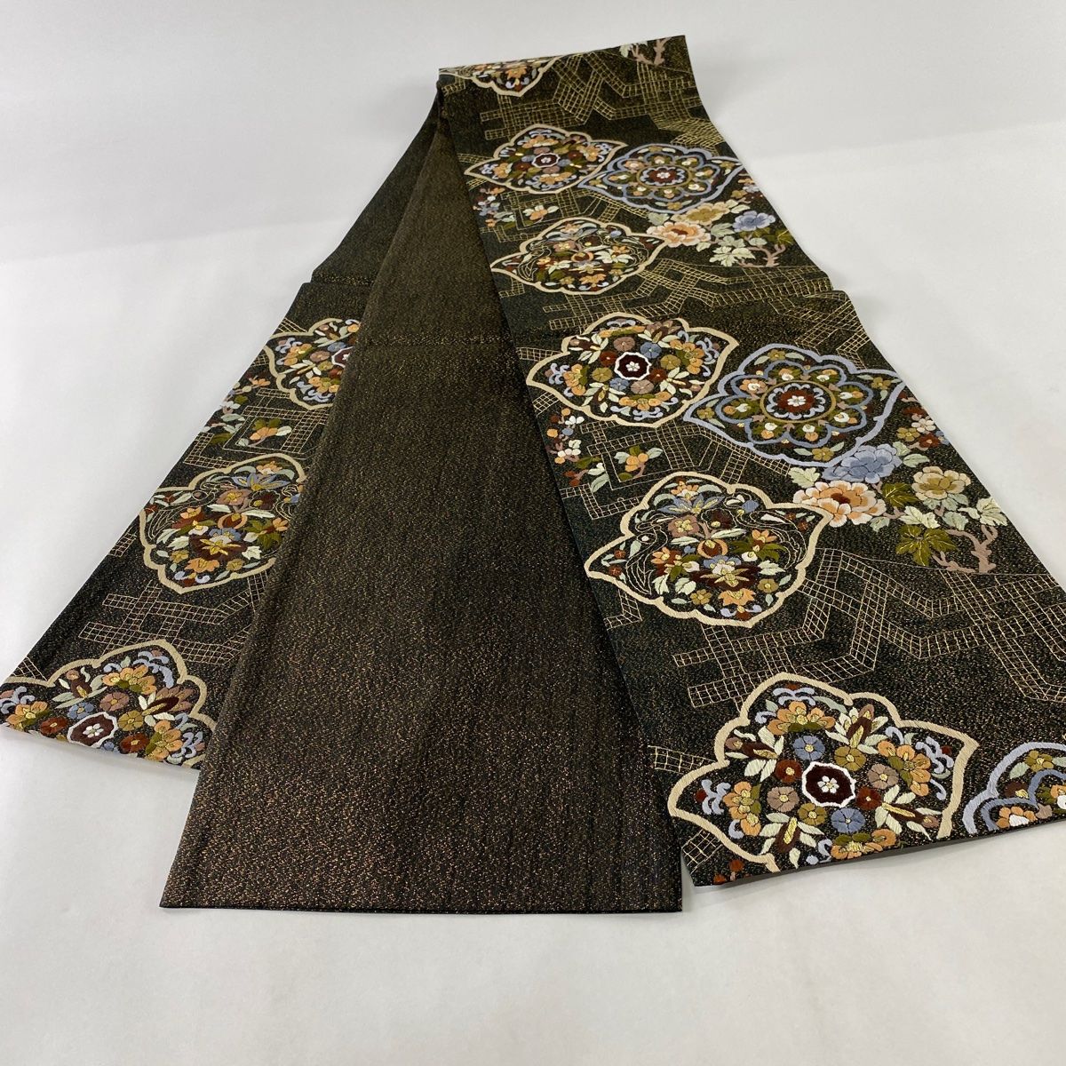 袋帯 美品 逸品 華文 草花 金糸 刺繍 深緑 六通 正絹 【中古 