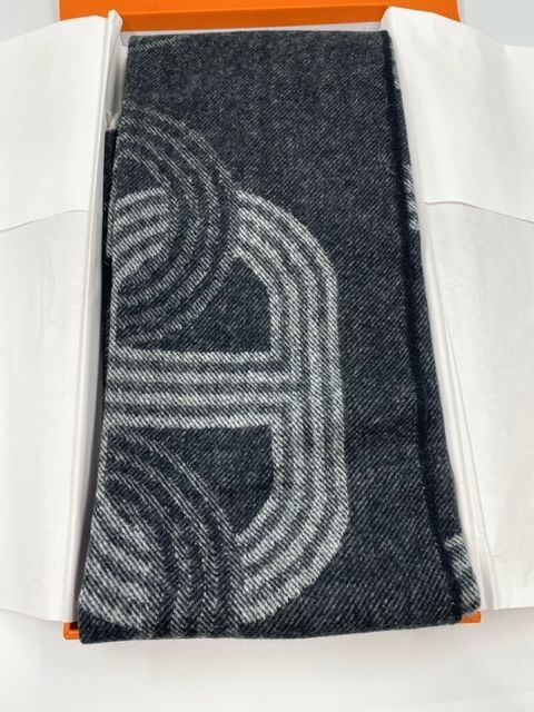 エルメス HERMES 24番地のサーキット カシミヤマフラー◆新品未使用 S5-56) 新古品 未使用 HERMES エルメス 24番地のサーキット マフラー