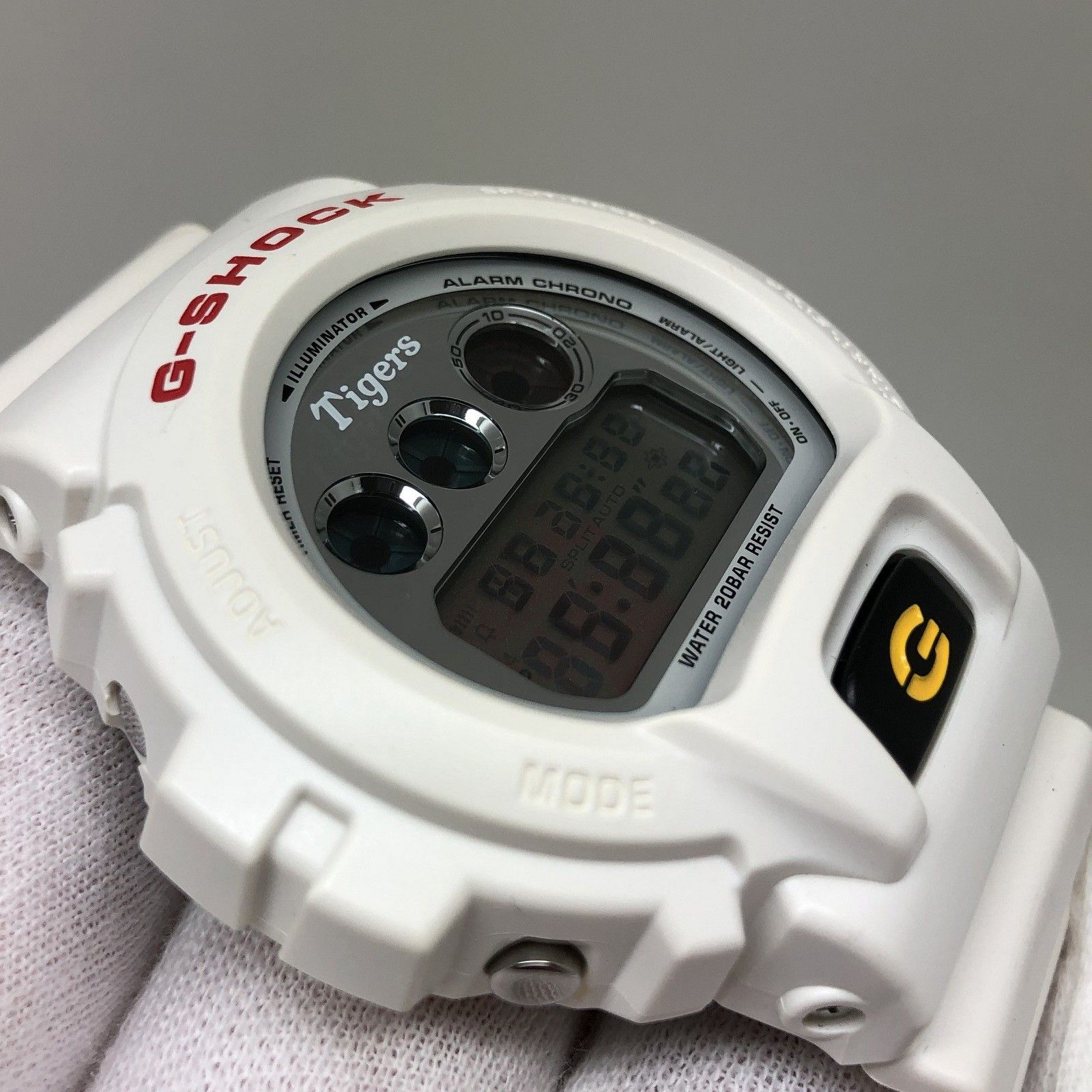 G-SHOCK 阪神タイガースモデル ホワイト G-SHOCK ジーショック CASIO カシオ 腕時計 DW-6900BTG-7JR 阪神