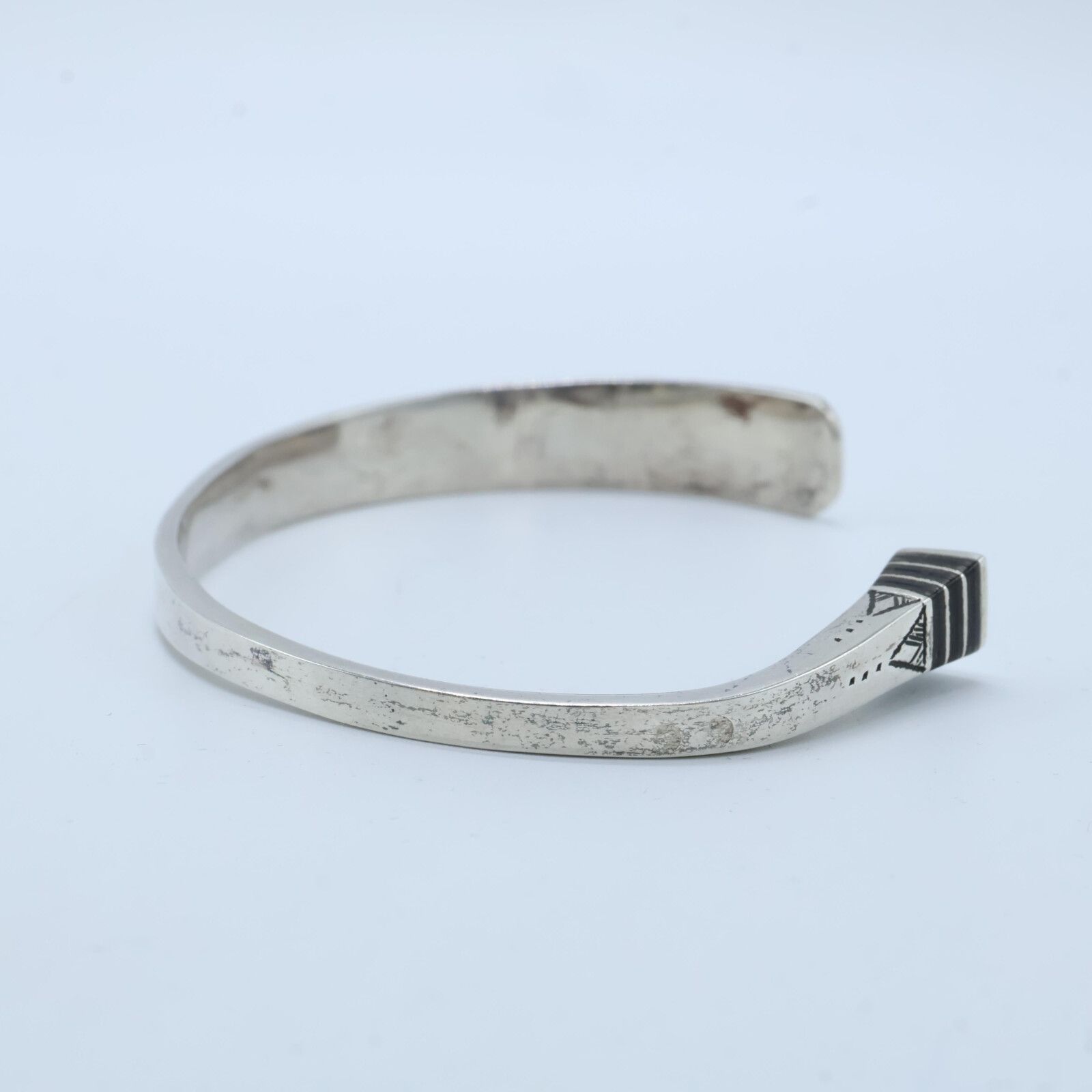 アダワットトゥアレグ　タブルーリトゥサハト ADAWAT N TUAREG】タブルーリトゥサハト雹モチーフバングル