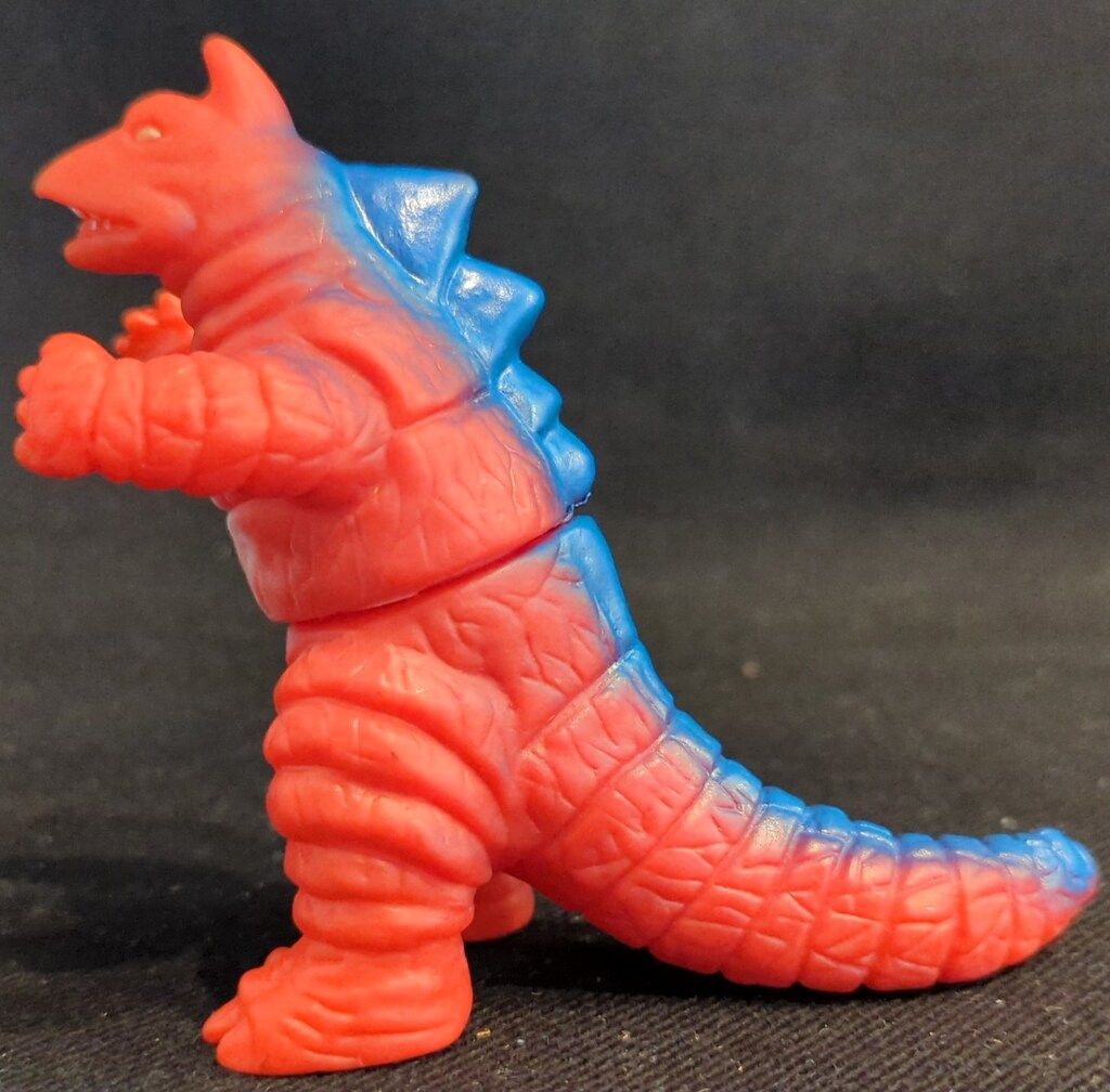 メーカー不明 パチSUPER DINO MONSTER 角のある怪獣 背びれ青