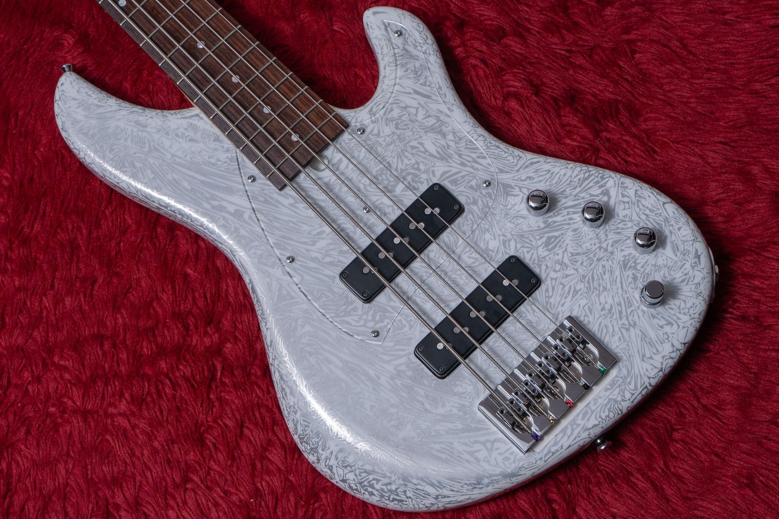 ジャンク フェンダー フレットレス ホローボディー　ベース PBAC-100 ジャンク フェンダー フレットレス ホローボディー ベース PBAC-100 私