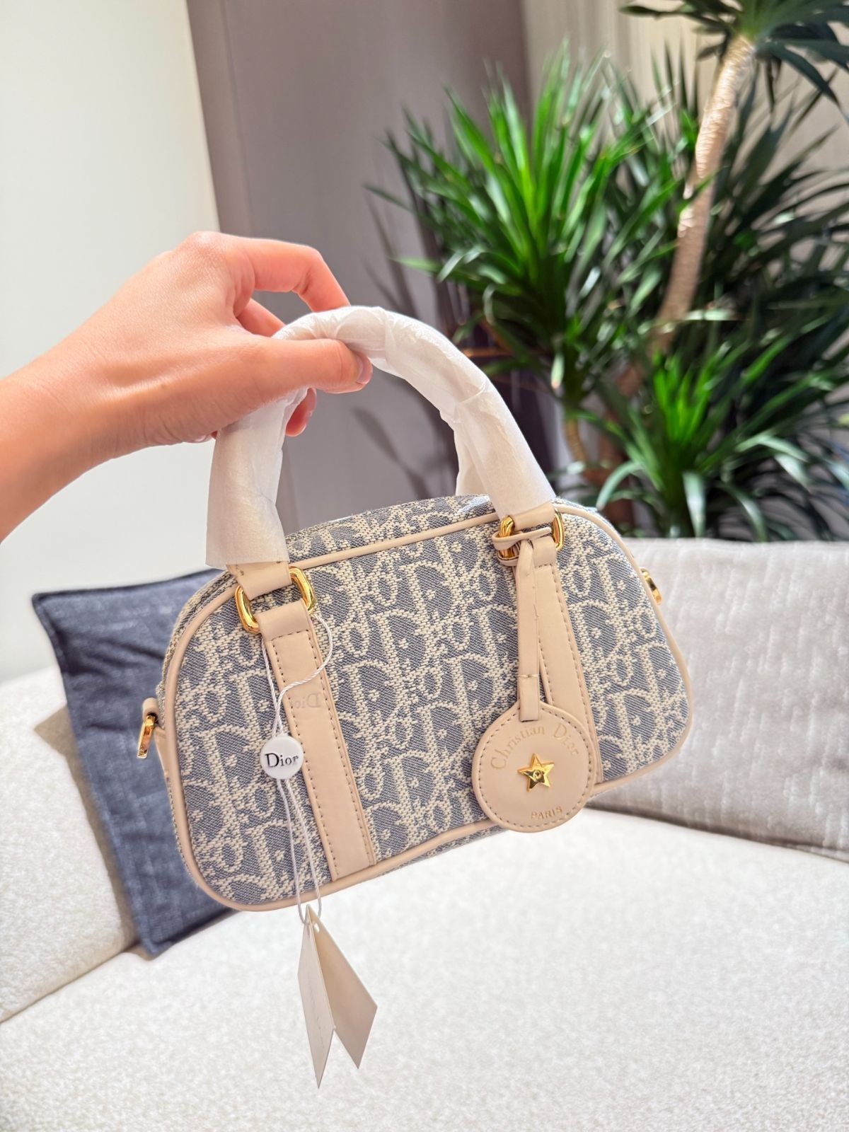 【おしゃれ/ロゴ♪】DIOR D-Vibe East-Westバッグ D-Vibe East-West Nano Bag Black Flat Macrocannage Goatskin