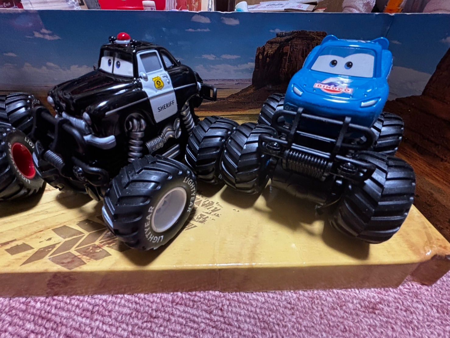 新品】カーズ モンスタートラック デラックスメガサイズ 4台セット日本