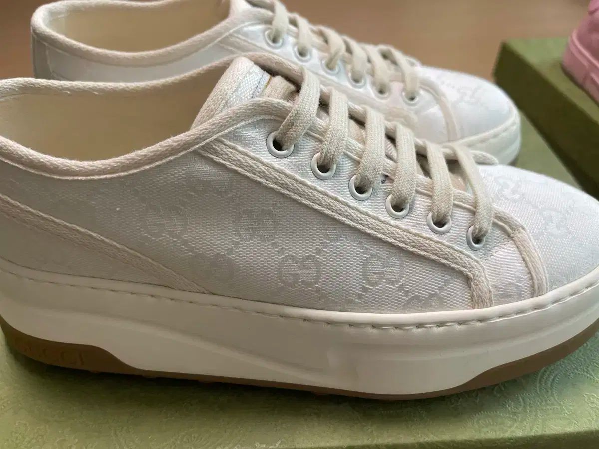 GUCCI グッチ