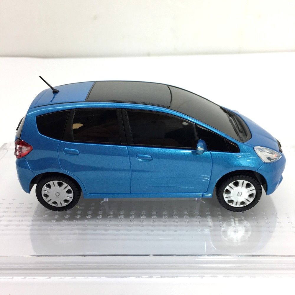 HONDA ホンダフィット　アズールブルーメタリック　モデルカー　　サンプル 完成レジンモデル 1/43 Honda FIT RS アズールブルーメタリック
