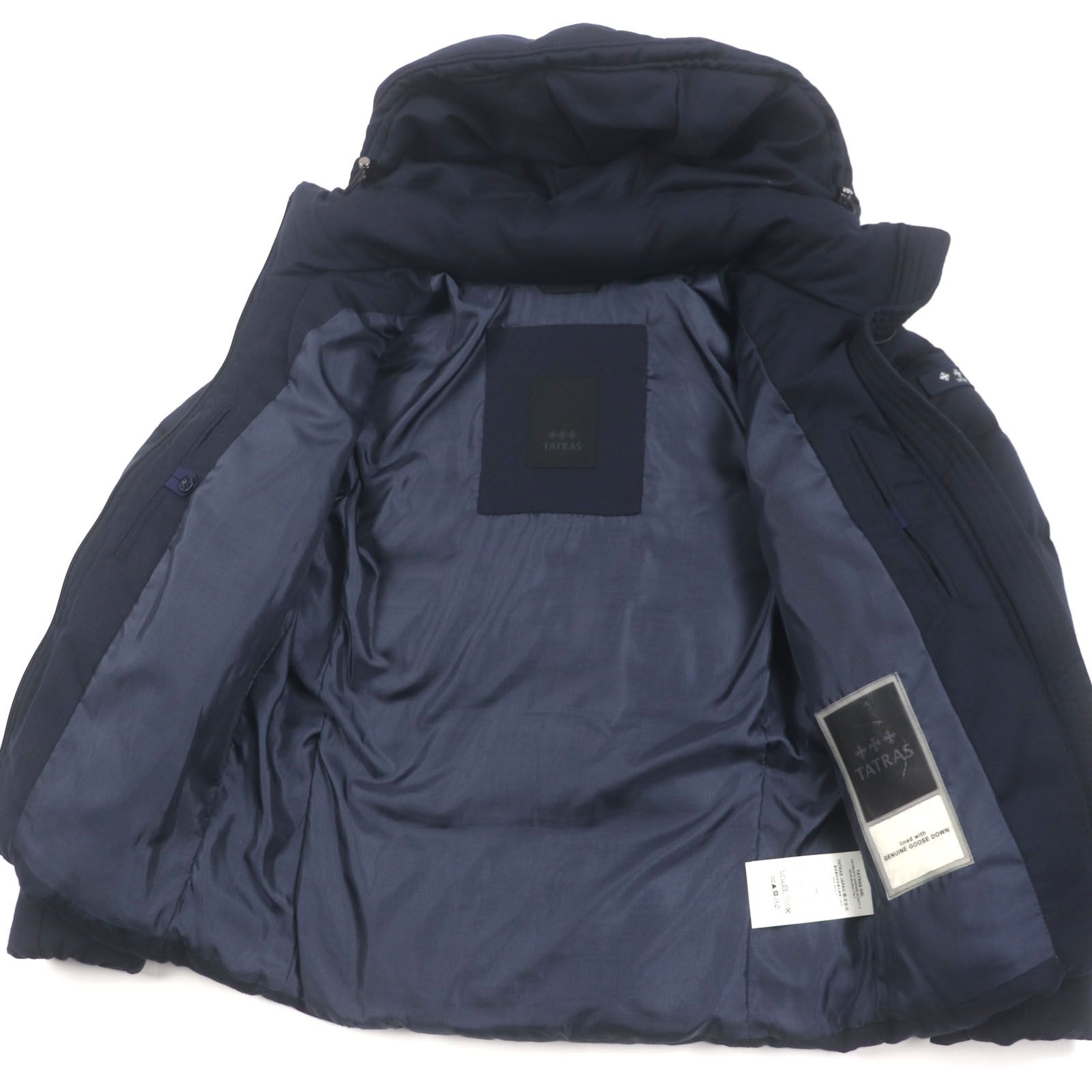 フーデッド ロゴワッペン付き