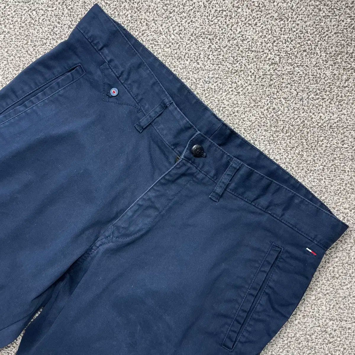 【雷市場（ポンジャン）商品韓国直送】 Tommy Hilfiger(トミーヒルフィガー) ネイビー コットンパンツ 34 250121