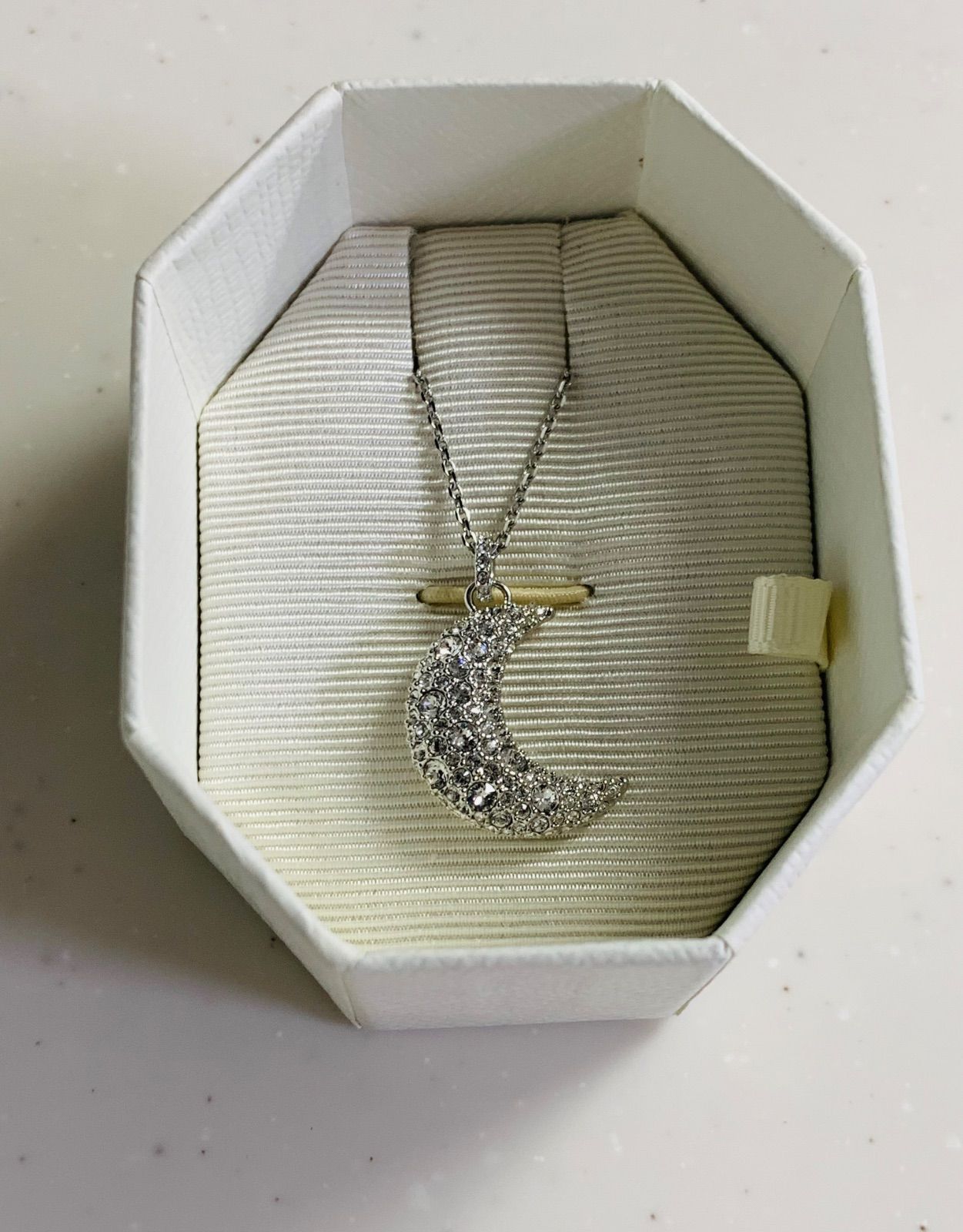 スワロフスキー Swarovski Luna ペンダント 月 ホワイト