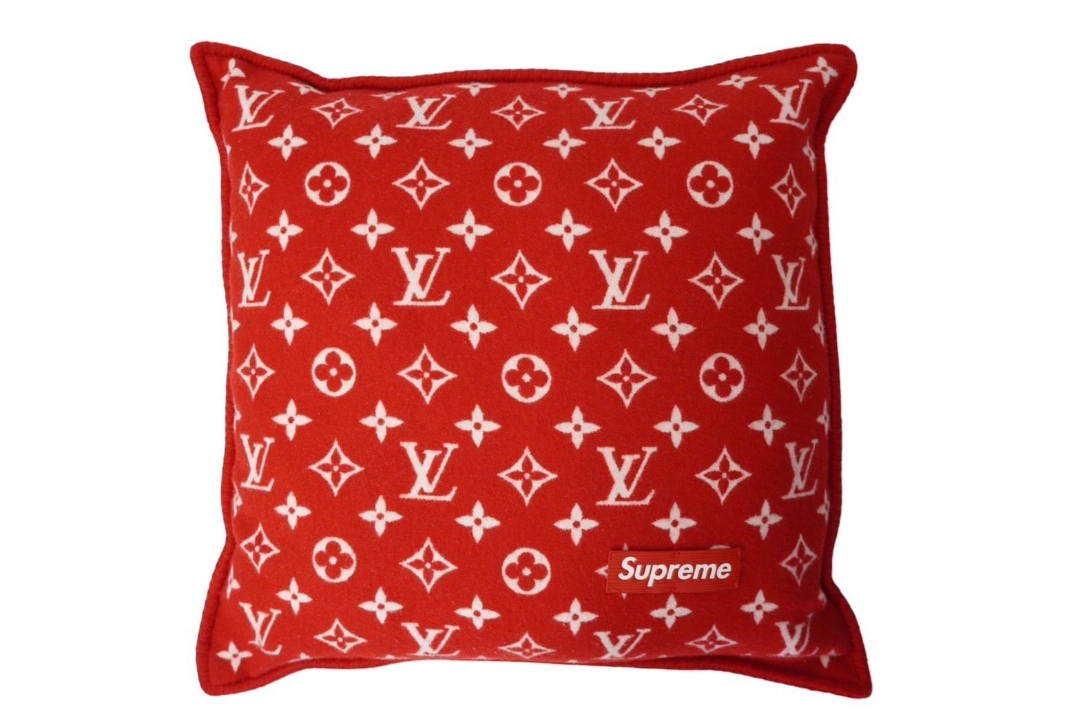 新品未使用　LOUIS VUITTON　×　supureme　コラボ　クッション LOUIS VUITTON ルイ ヴィトン × SUPREME シュプリーム コラボ