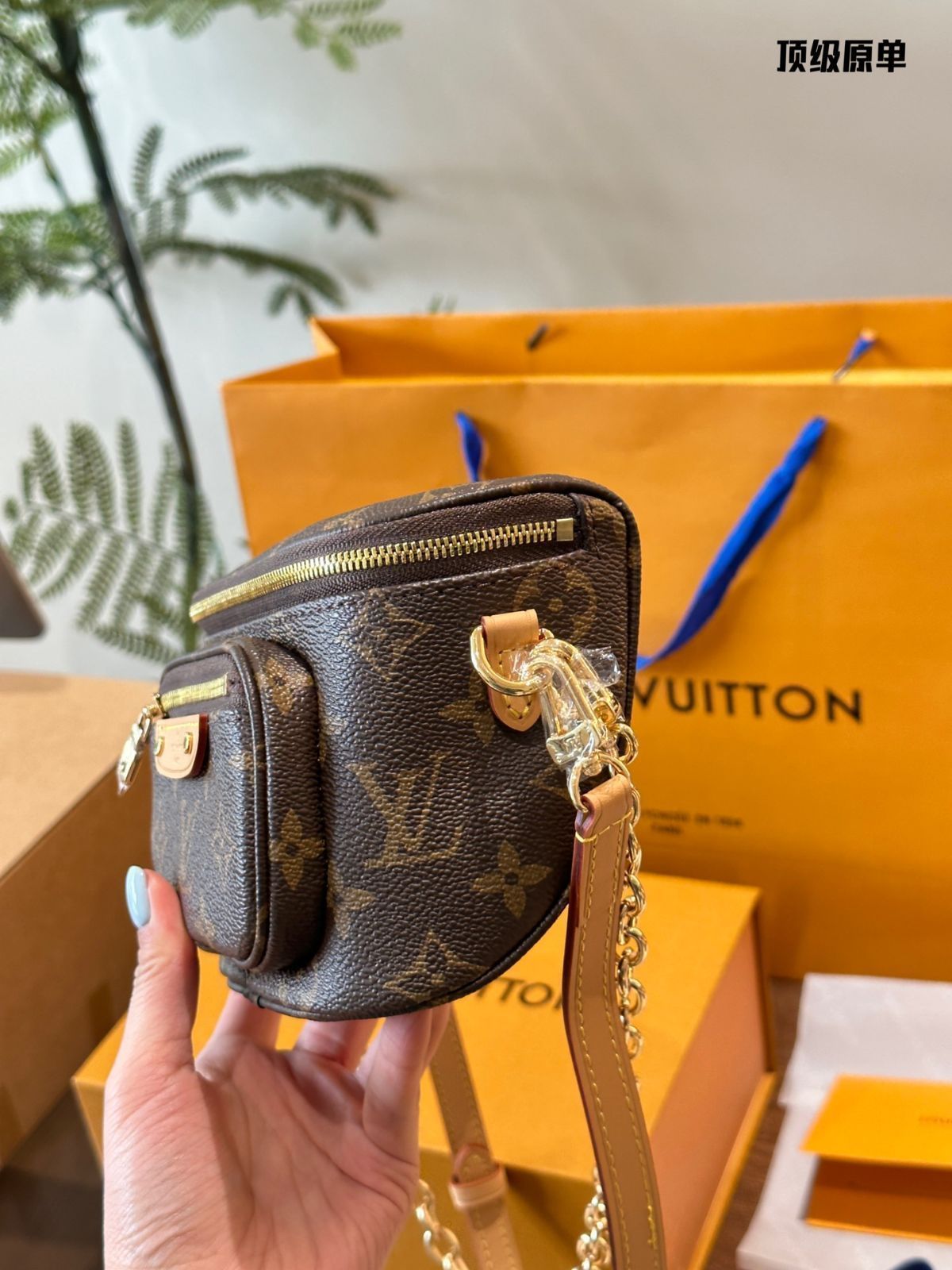 Louis Vuitton】今日特価！Mini Bumbag ハンドバッグ 送料無料