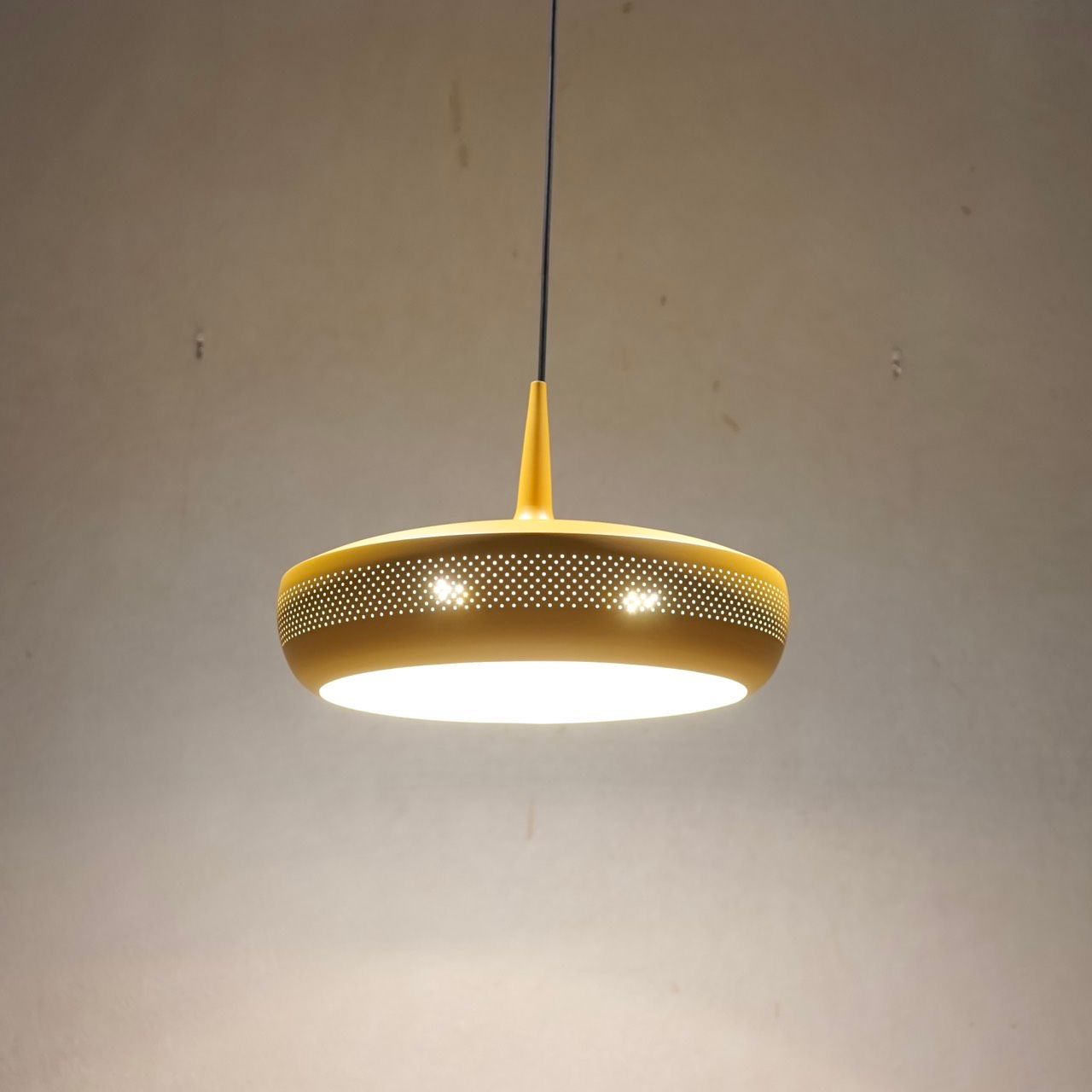 人気商品 ELUX エルックス UMAGE ウメイ CLAVA DINE クラヴァダイン ペンダントライト 吊り下げ照明 オークル 北欧 モダン ナチュラル