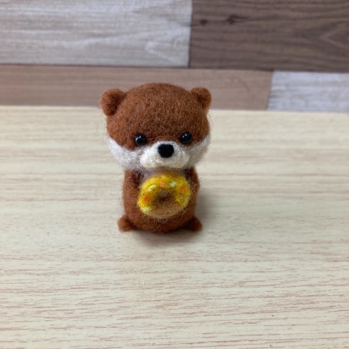 メルカリshops 受注生産 羊毛フェルトあにまるマスコット ドーナツかわうそ