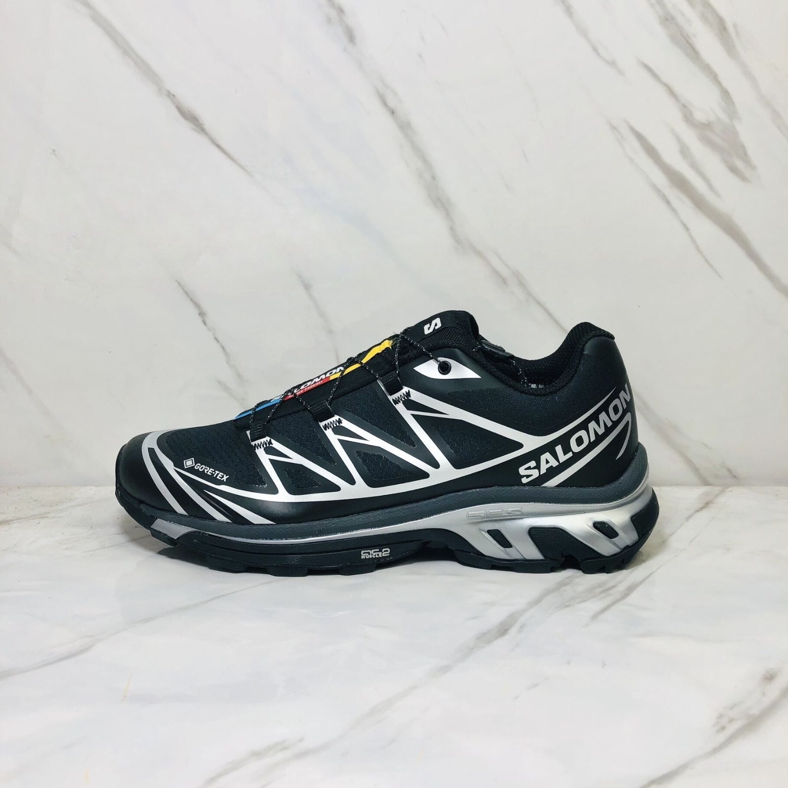 ランニングシューズ