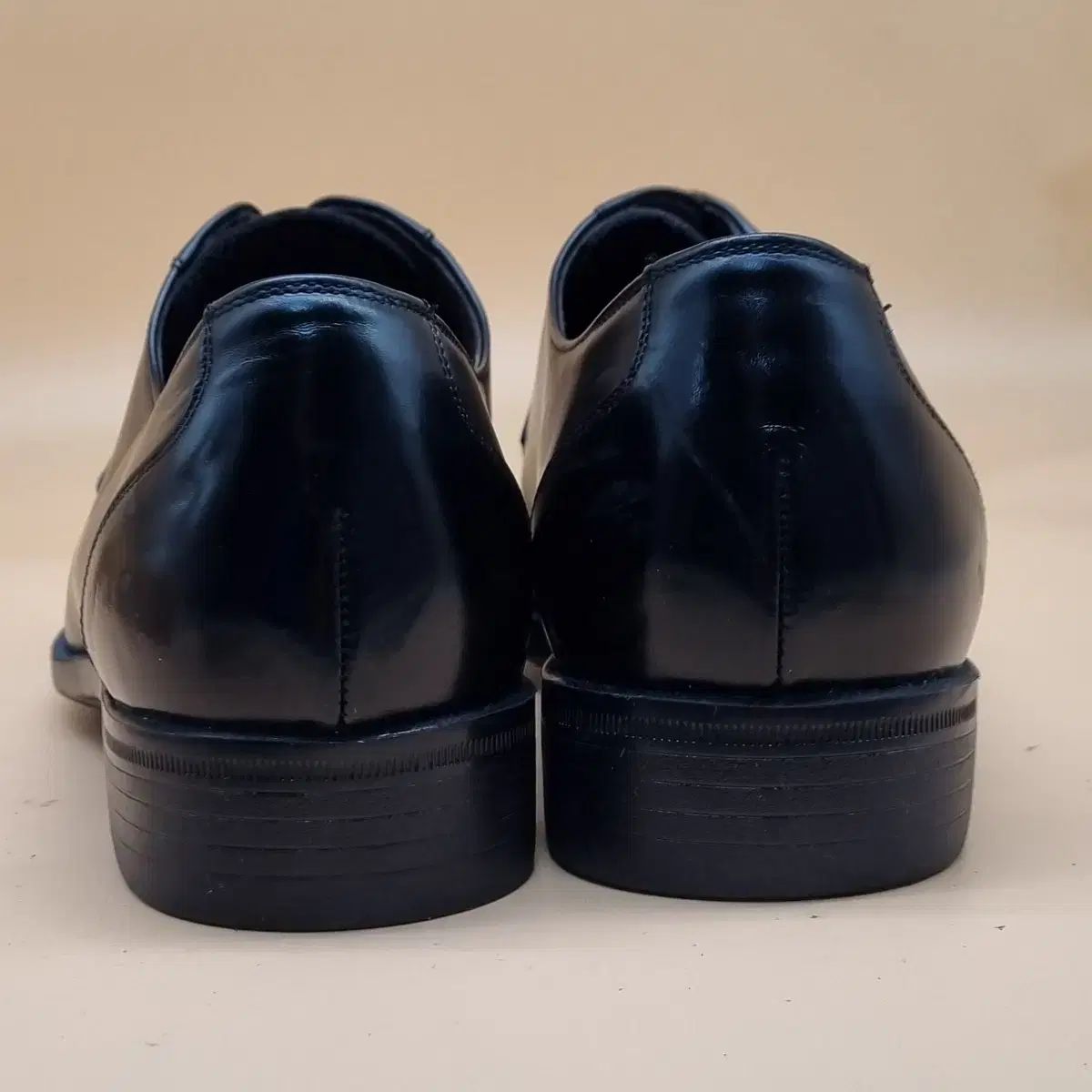 美品□ALDEN オールデン スウェードレザー UNITED ARROWS別注 ウィングチップ メダリオン タッセルローファー ブラック 7.5 USA製 メンズ 美品□ALDEN オールデン スウェードレザー UNITED ARROWS別注 ウィング