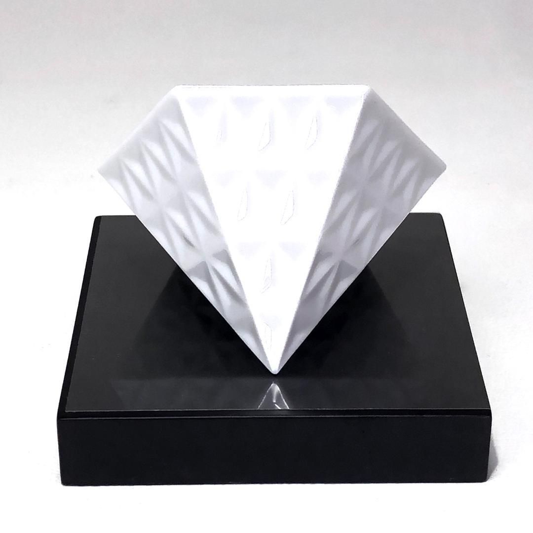 美品・台座付】LLADRO リヤドロ／置き時計／白磁 ダイヤモンド型 SKU