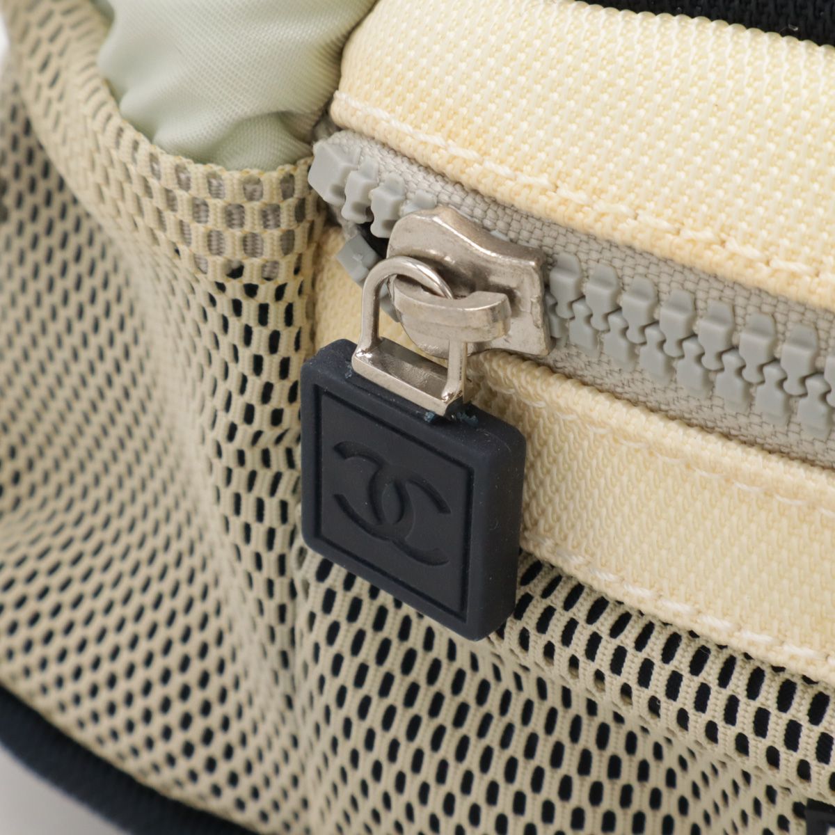 シャネル バナナ ボディ バッグ レア 完売