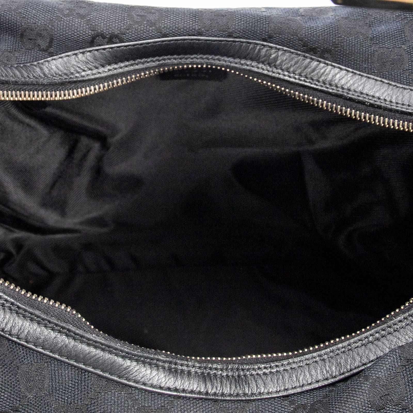 グッチラージホーボー黒GGキャンバスA