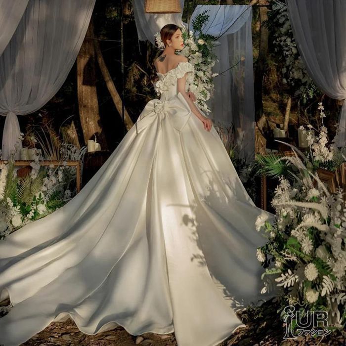 ウエディングドレス トレーン オフショルダー 天使 上品 Aライン サテン風 ドレス リボン 結婚式 花嫁 披露宴 お嬢様 パーティードレス パーティードレス ワンピース wedding dress y56Z838