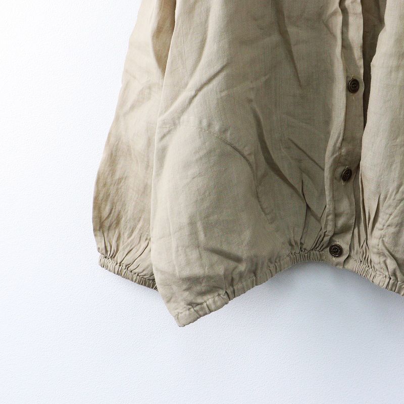 ネストローブ”ラミーギャザーショートブルゾン・ベージュ