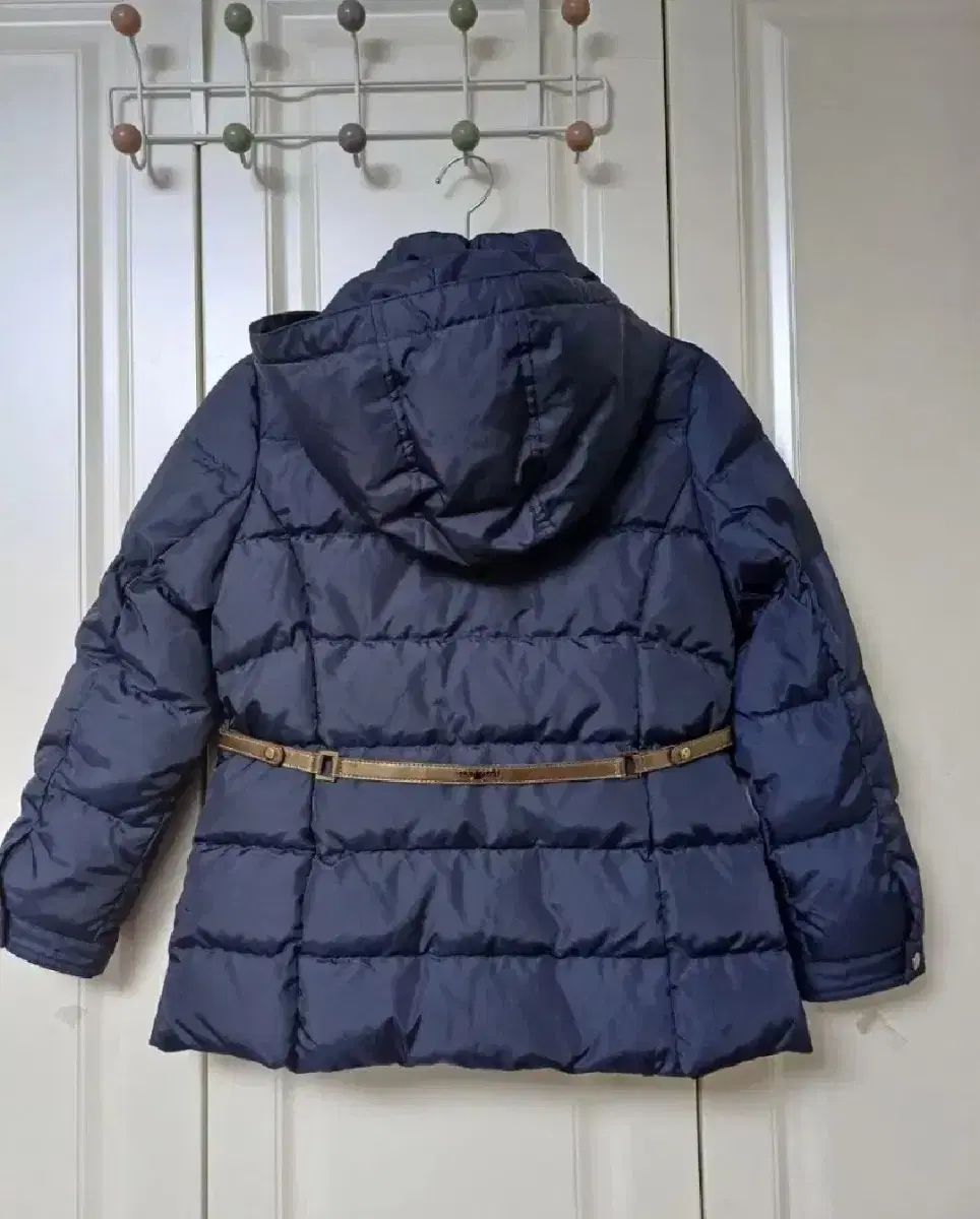 女子児童 ビーンポールグースダウン 軽量のグースヘア ハーフダウン 145 サイズ