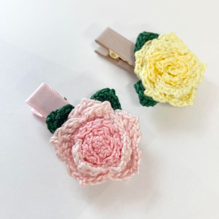 ハンドメイド】華やかな薔薇のヘアクリップ - メルカリ