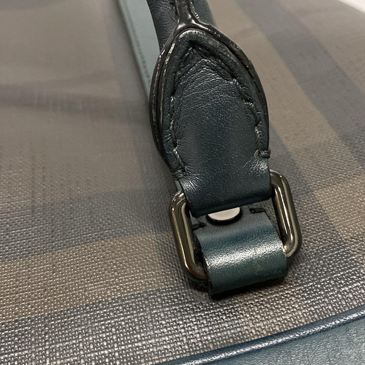 ダークブラウン×ダークグリーン×黒