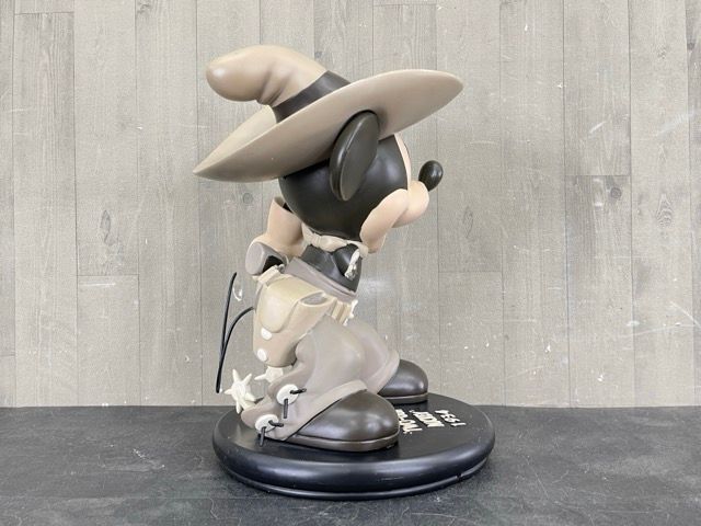 Disney Two-Gun Mickey フィギュア Disney Two Gun Mickey Mouse Figurine by Medicom Toy w