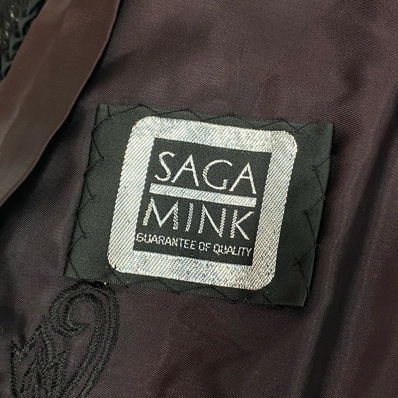  28 i 29 SAGA MINK サガミンク ダークミンク 毛皮コート ミンクコート セミロングコート 装飾ボタン ブラック レディースt 18 r 毛皮 ファーコート ジャケット アウター