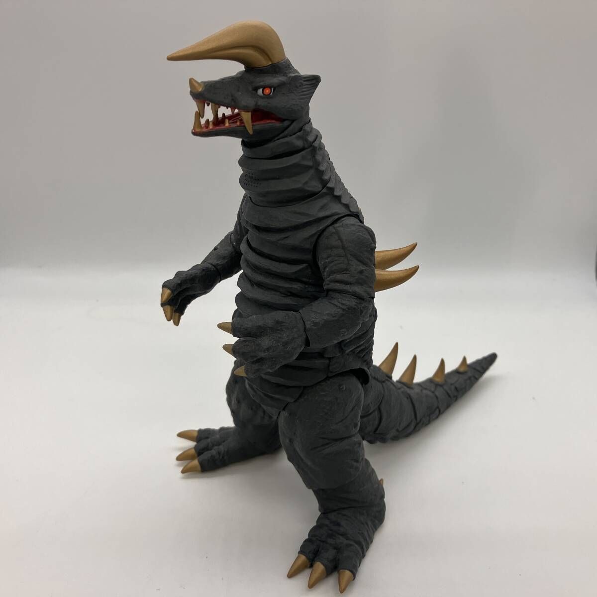 工場 S.H.Figuarts ブラックキング 帰ってきたウルトラマン s.h.