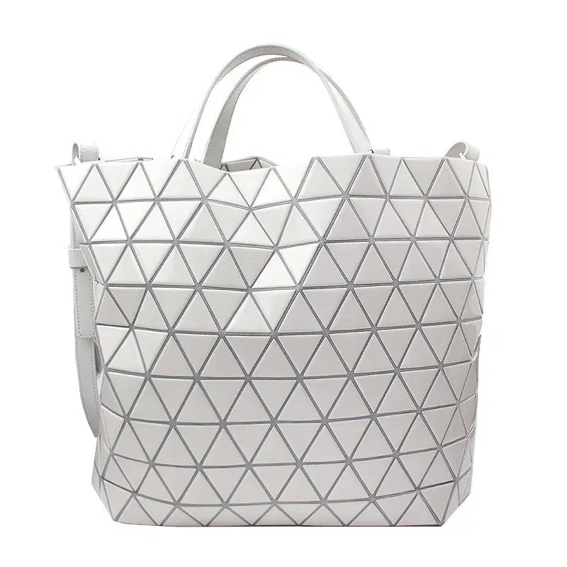 伊勢 三宅 BAO BAO ISSEY MIYAKE(バオバオイッセイミヤケ 伊勢 三宅 BAO BAO ISSEY MIYAKE(バオバオイッセイミヤケ