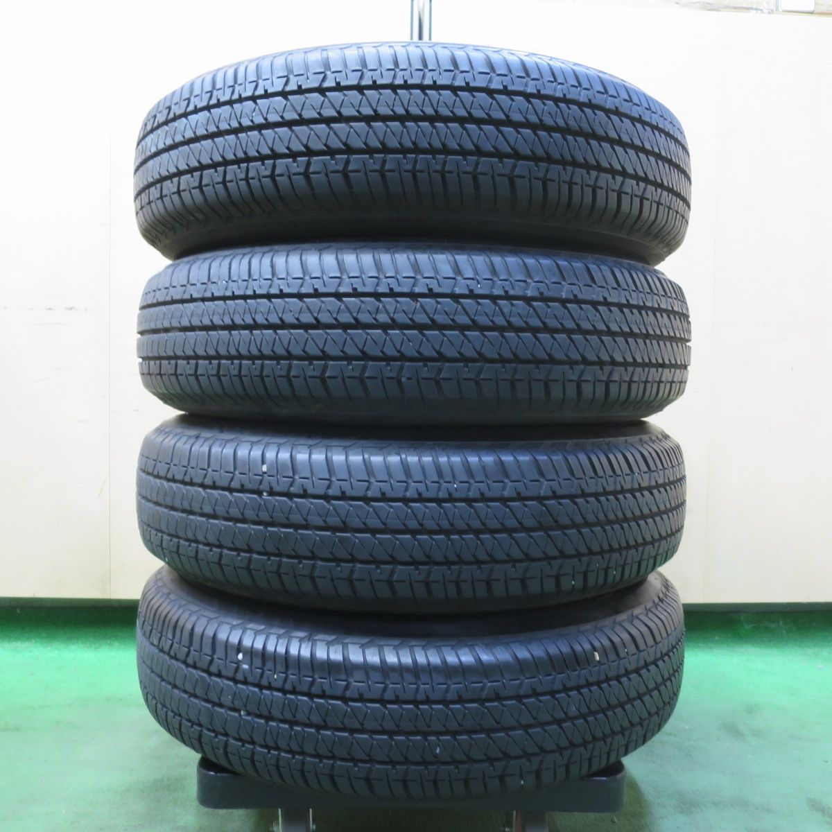 ジムニーJB64スペアタイヤ DUELER H/T 175/80R16ホイール付 ブリジストンDUELER H⁄T 175⁄80r16 ジムニー jb64新車外し