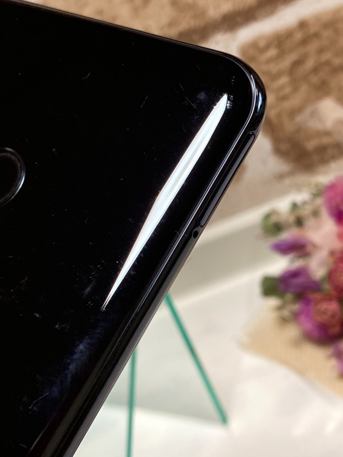 OUKITEL Y4800 SIMフリー 中古（画面左下部ヒビあり）