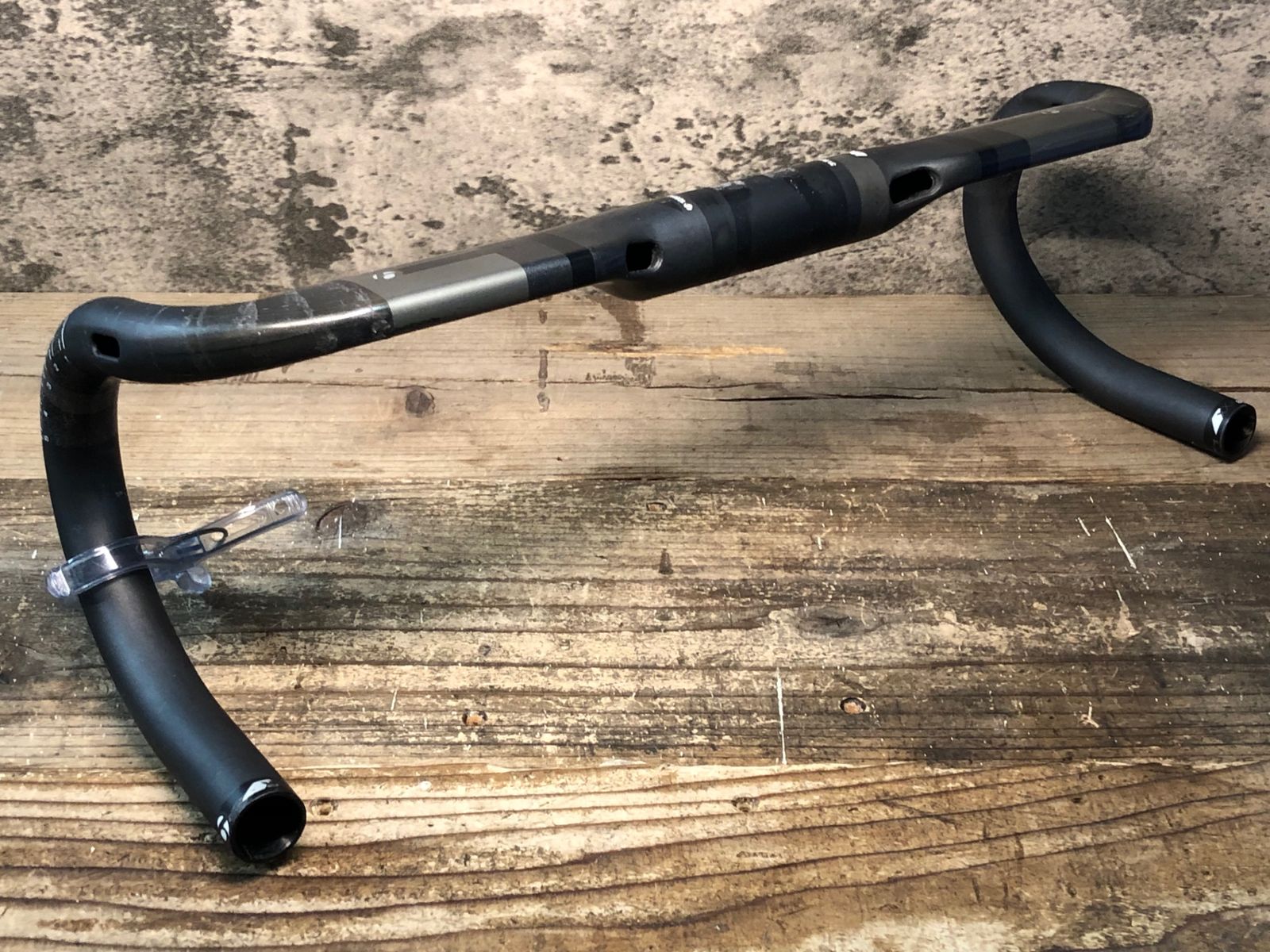 Bontrager XXX OCLV Carbon 一体型ハンドル 420mm-ヴァレンティノ