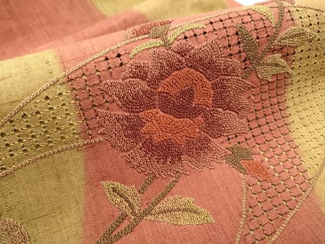 相良刺繍 名古屋帯 正絹 紬 素敵なデザイン 九寸 U-7001 相良刺繍 九寸名古屋帯「つの唐草」 – きものすぎをECサイト