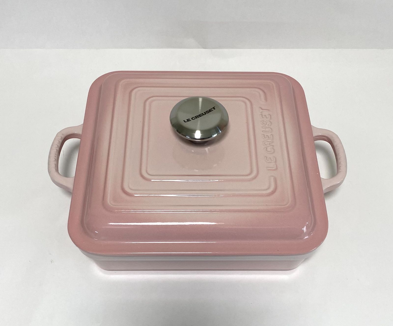 新品未使用・ルクルーゼ・シグニチャー・スクエア24㌢・シェルピン ルクルーゼ シグニチャー ココットスクエア 24cm シェルピンク